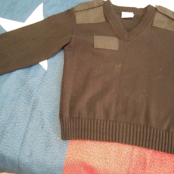 Vintage Commando Military V-Neck Sweater - Picture 12 of 14